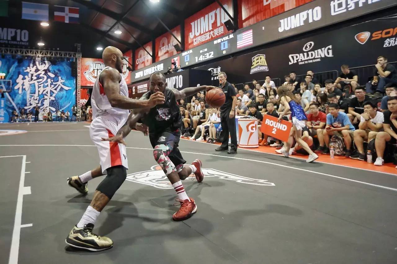 使观众们见 使观众们见