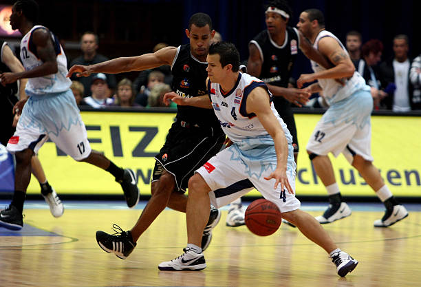 后卫或外援 后卫或外援