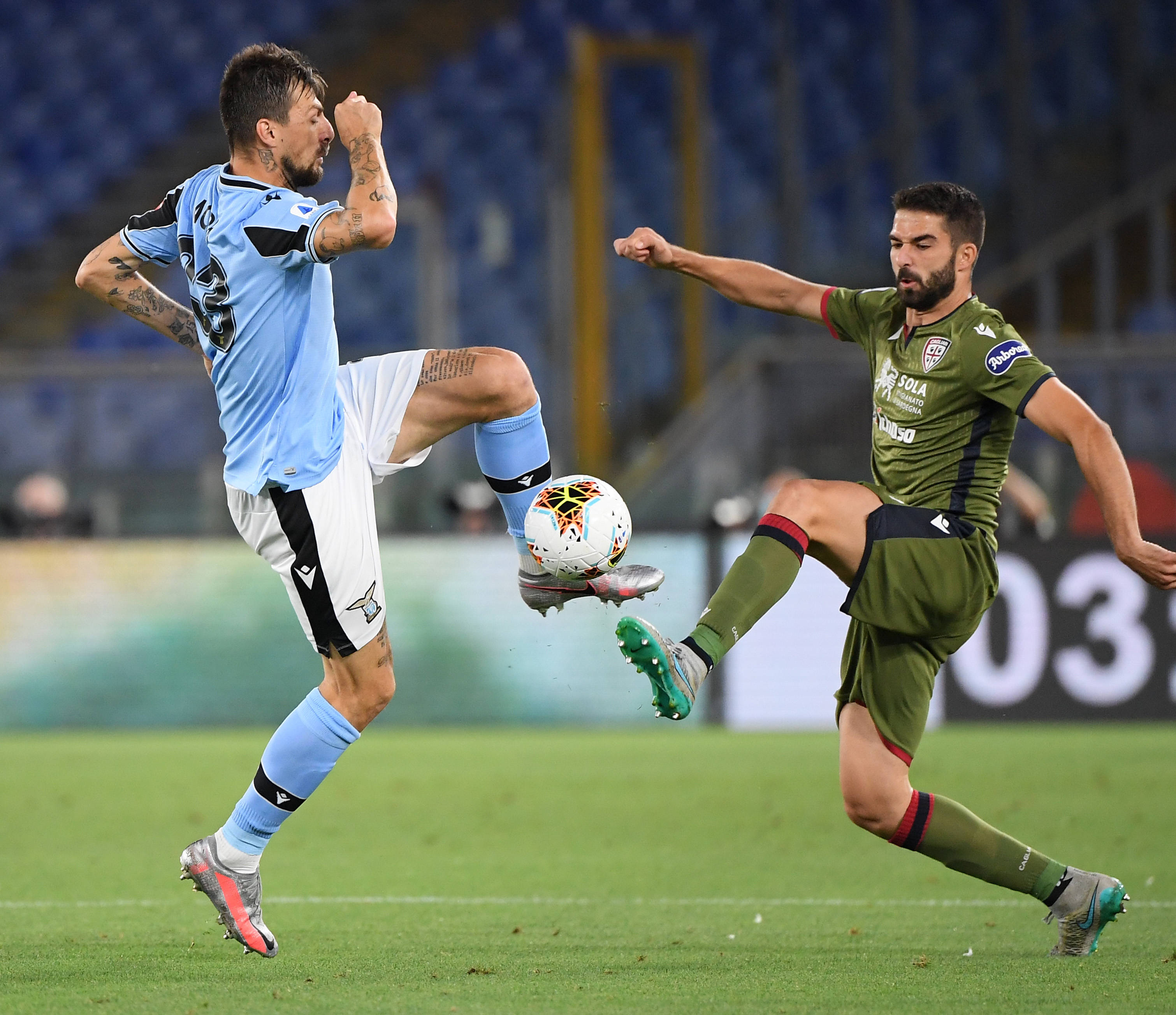 尤其喜爱足 尤其喜爱足